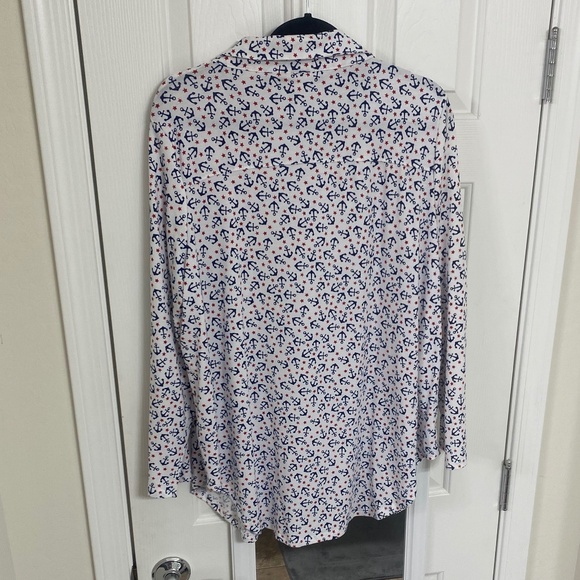 Like New - Gently Used - LulaRoe Valentina Long sleeve Top (XL) - Picture 2 of 5